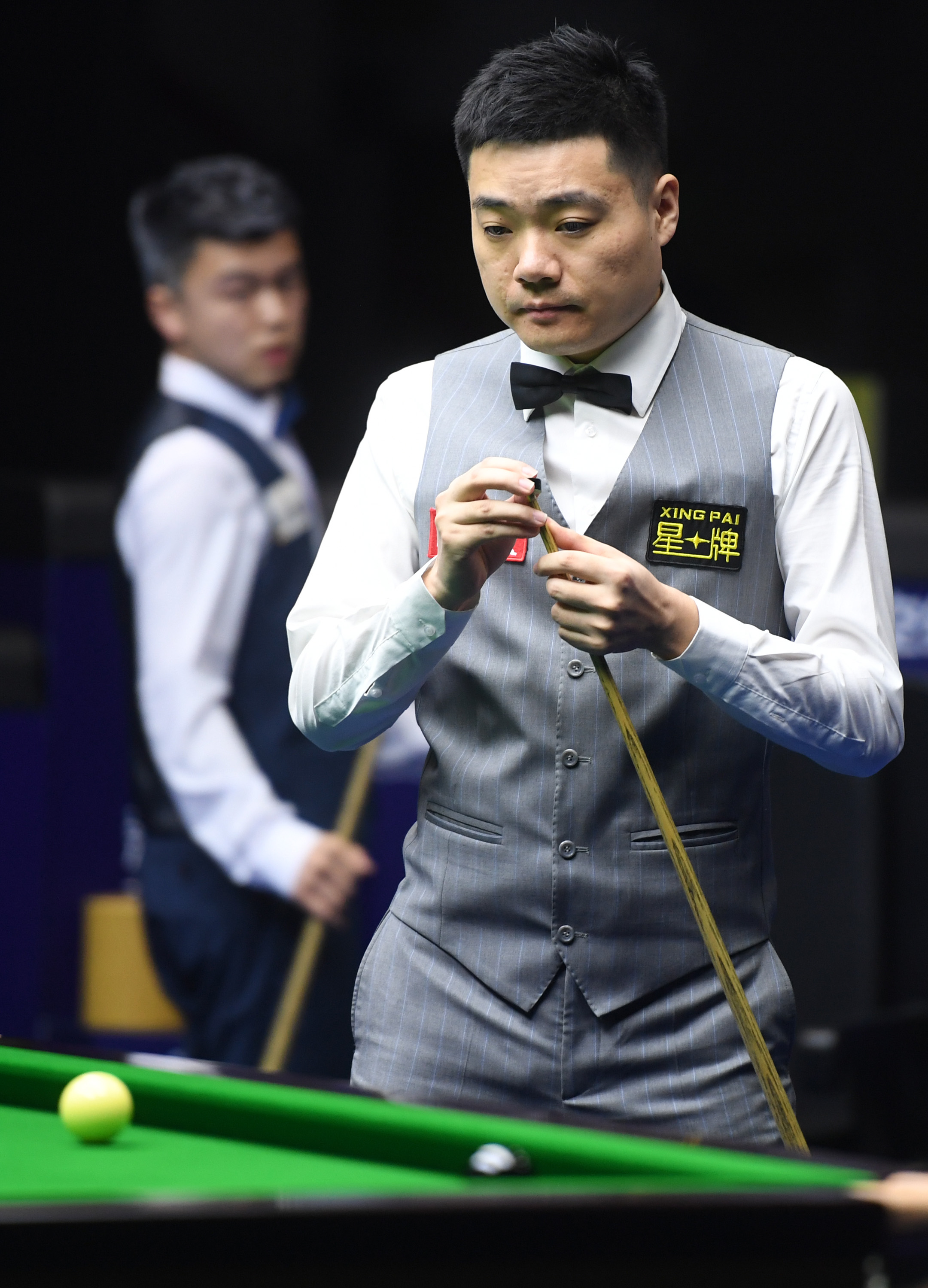 通过引入具 通过引入具