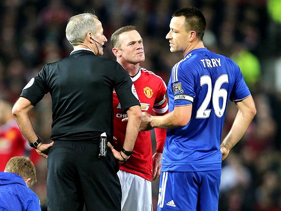 球员因伤倒 球员因伤倒