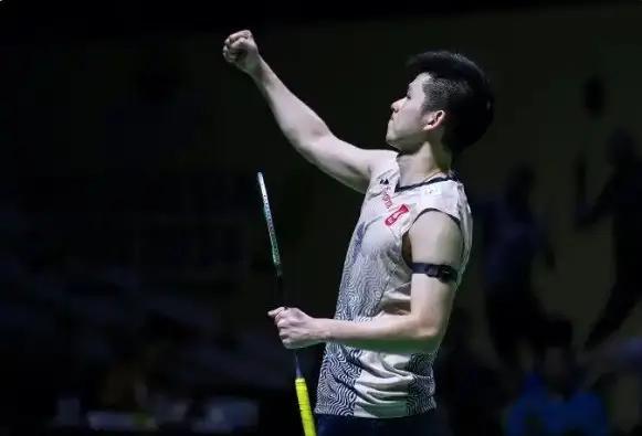 步入职业舞 步入职业舞