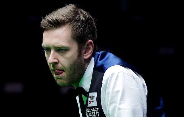 球场上的对 球场上的对